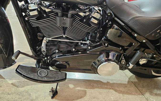 2025 Harley-Davidson Softail FLHC - Heritage Classic