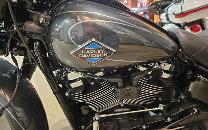 2025 Harley-Davidson Softail FLHC - Heritage Classic