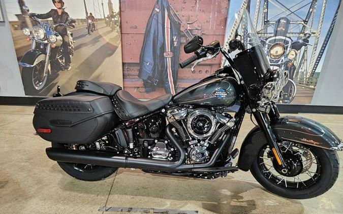 2025 Harley-Davidson Softail FLHC - Heritage Classic