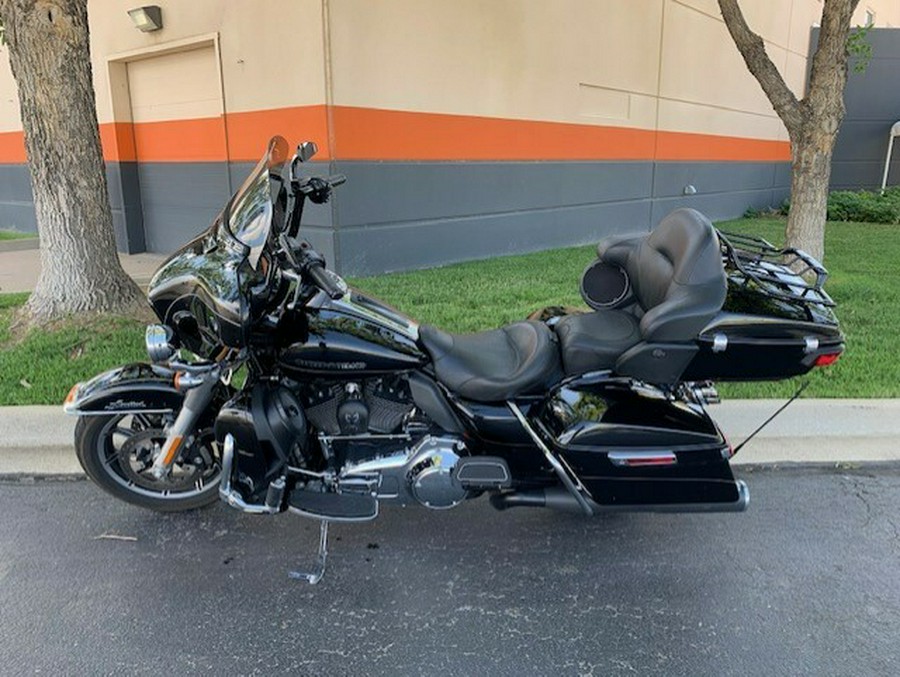 2014 Harley-Davidson Electra Glide Ultra Limited Vivid Black