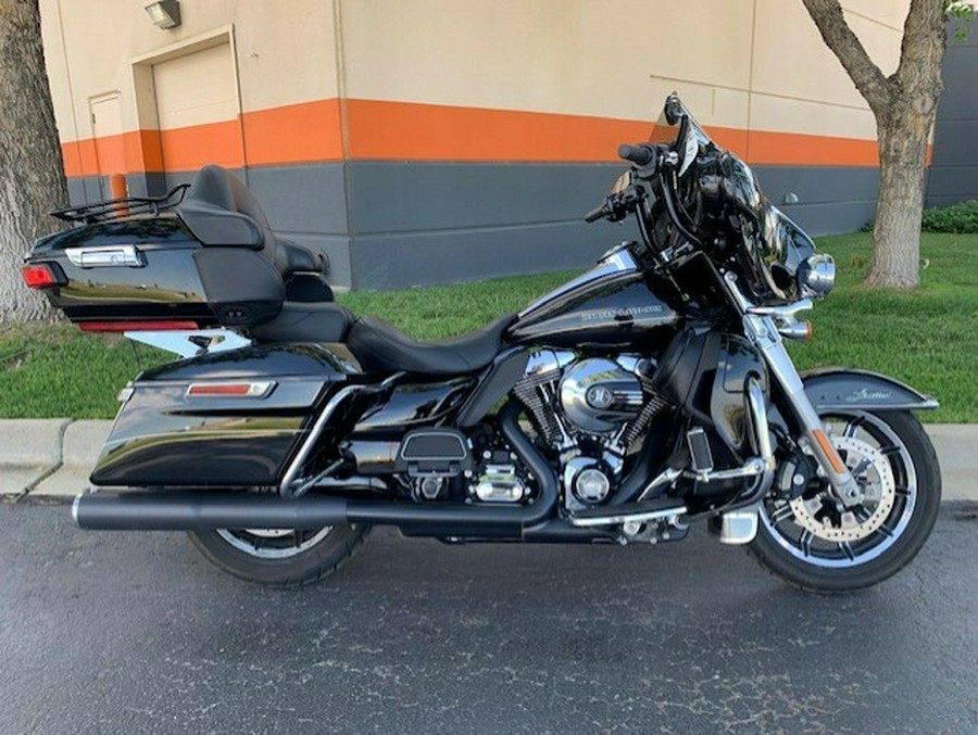 2014 Harley-Davidson Electra Glide Ultra Limited Vivid Black