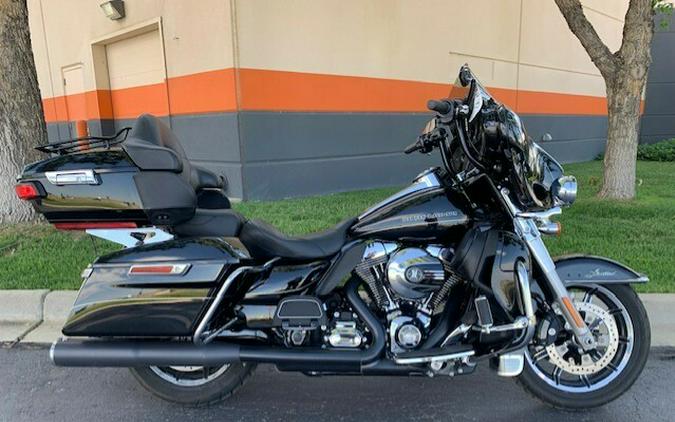 2014 Harley-Davidson Electra Glide Ultra Limited Vivid Black