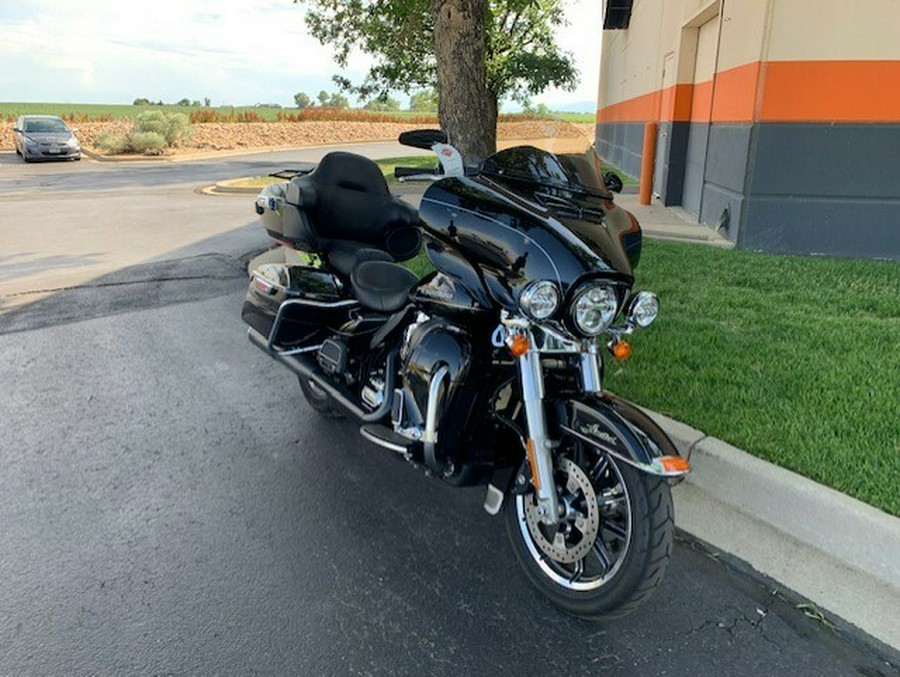 2014 Harley-Davidson Electra Glide Ultra Limited Vivid Black