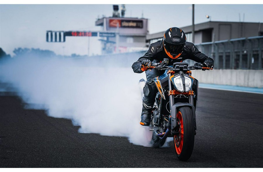 2022 KTM Duke 890 R