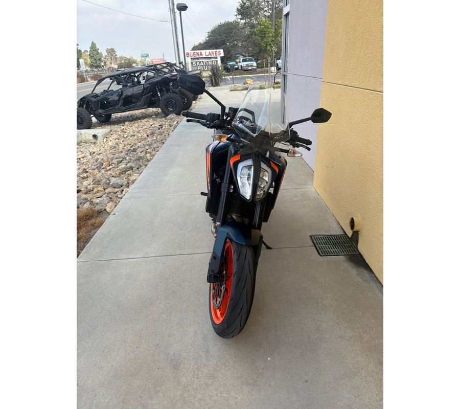 2022 KTM 890 DUKE R