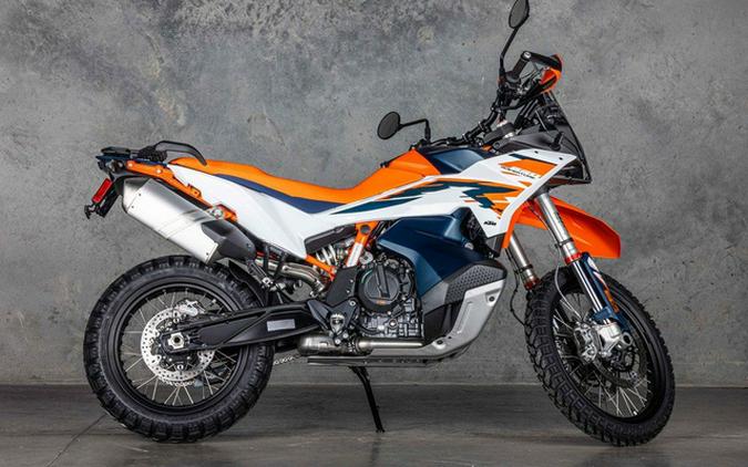 2026 KTM Adventure 890 R