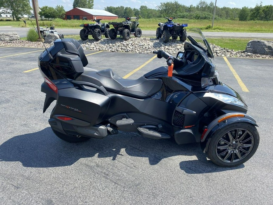 2016 Can-Am® Spyder® RT-S Special Series 6-Speed Semi-Automatic (SE6)