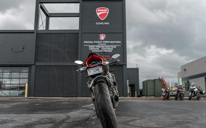 2023 Ducati Streetfighter V2 Storm Green