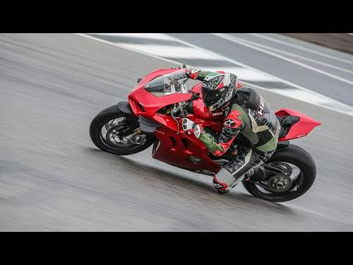 2020 Ducati Panigale V4 S Review | First Ride