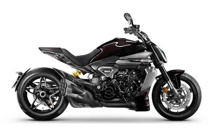 2026 Ducati Xdiavel V4 Black Lava