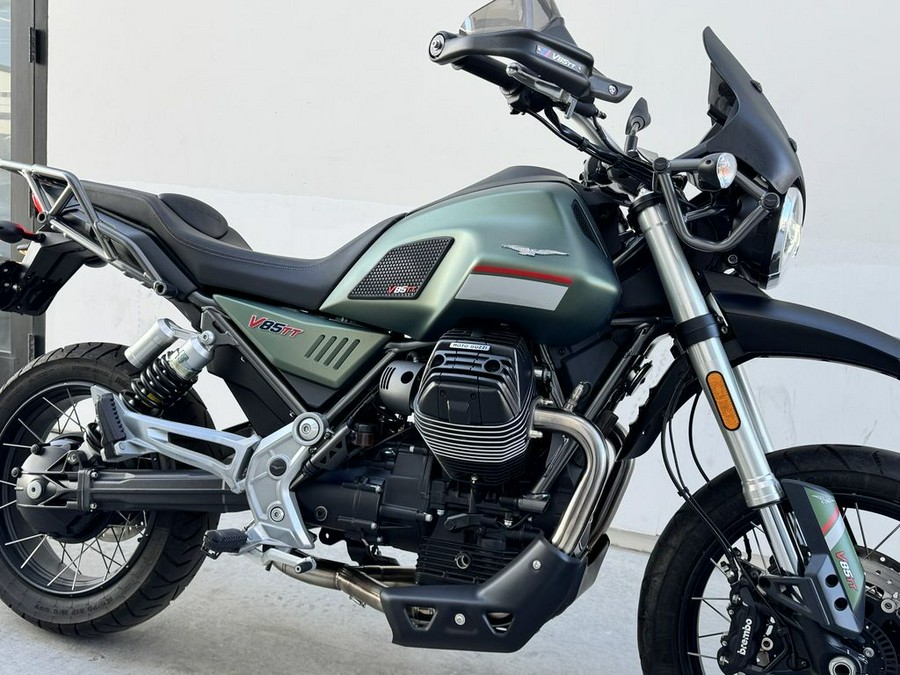 2022 Moto Guzzi V85 TT E5