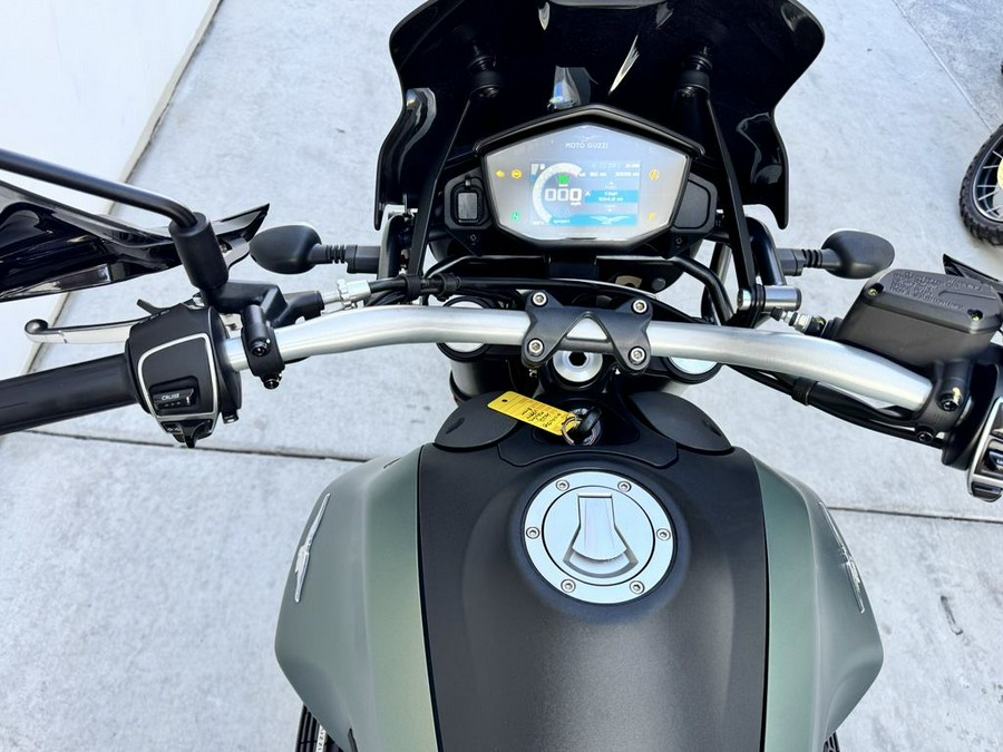 2022 Moto Guzzi V85 TT E5