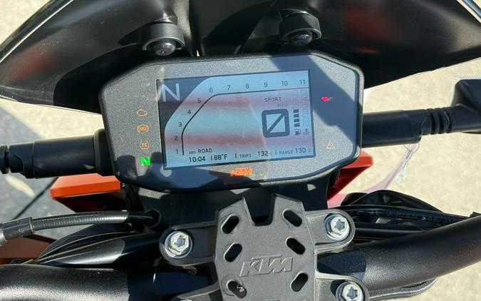 2022 KTM 890 Duke