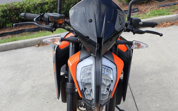 2022 KTM 890 Duke