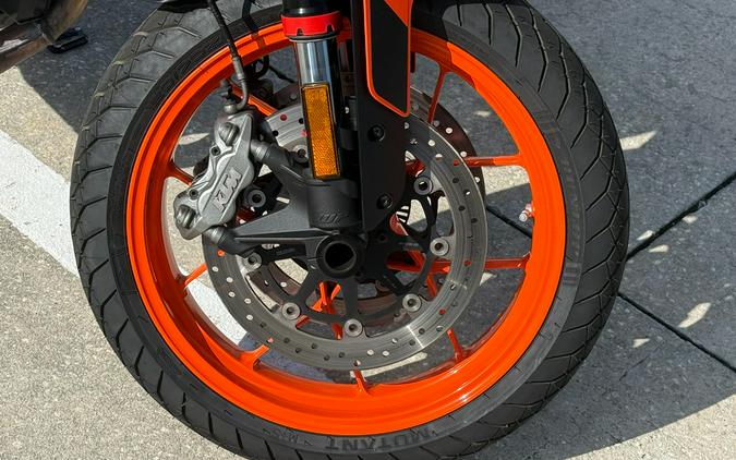 2022 KTM 890 Duke