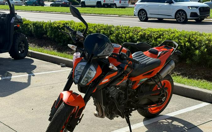 2022 KTM 890 Duke