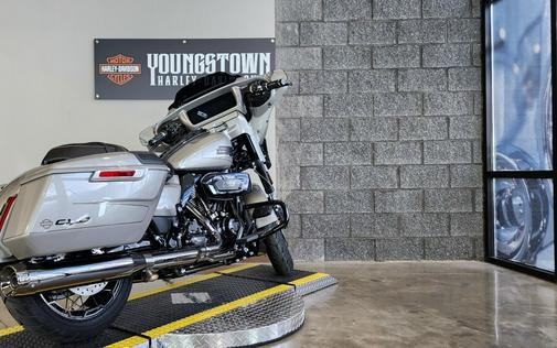 2023 Harley-Davidson® CVO™ Street Glide® FLHXSE