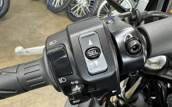 2024 Kawasaki Ninja® 650 Metallic Matte Dark Gray/Metallic Spark Black