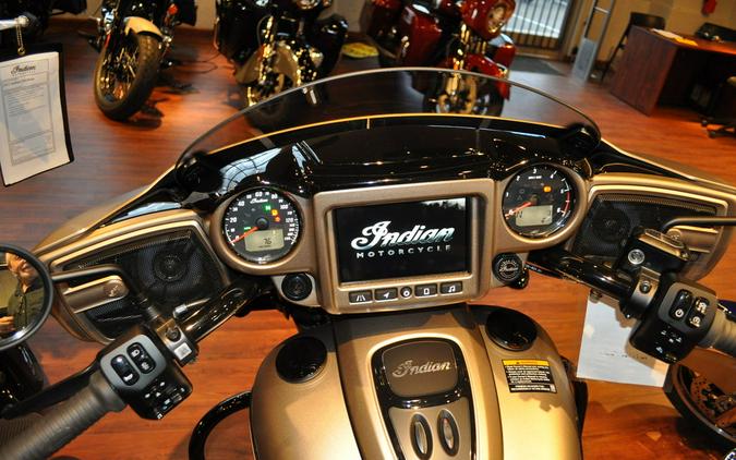 2024 Indian Motorcycle® Chieftain® Dark Horse® w/Powerband Audio Pkg Sandstone Smoke