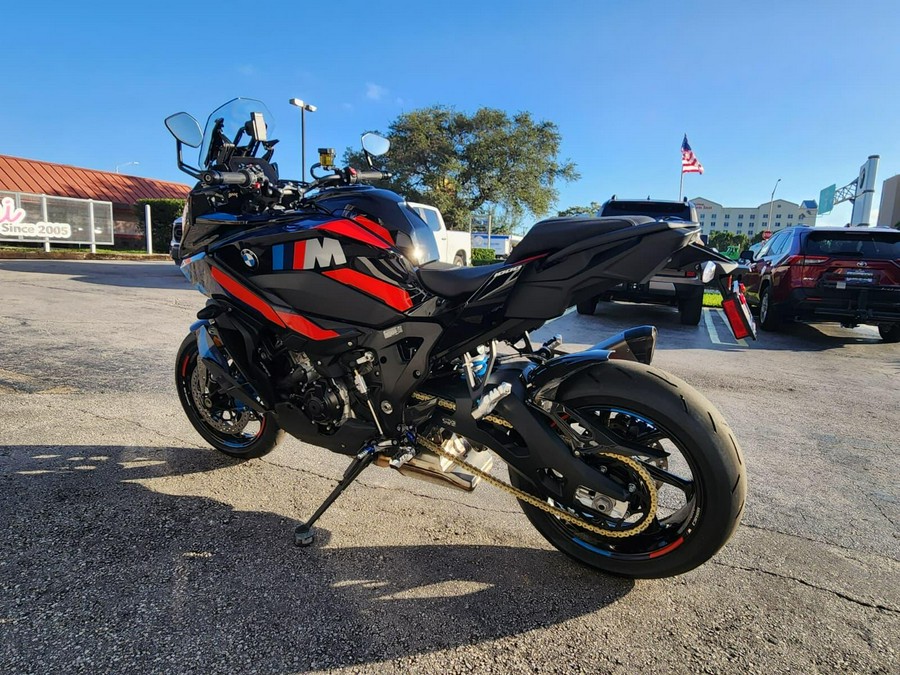 2026 BMW M 1000 XR