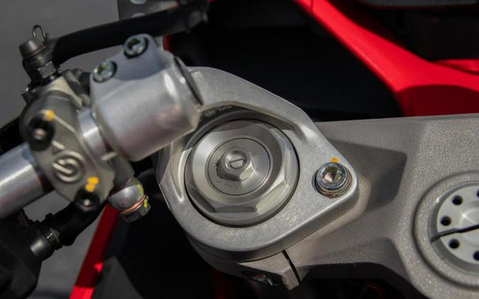 2023 Ducati SuperSport 950 Ducati Red