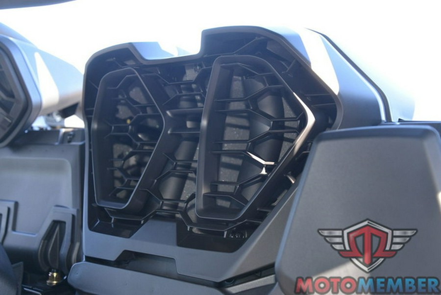 2026 Can-Am Maverick R X Rc