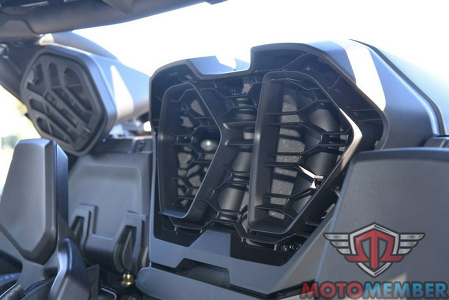 2026 Can-Am Maverick R X Rc