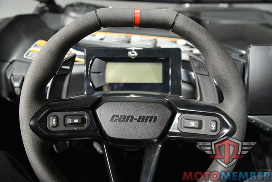 2026 Can-Am Maverick R X Rc