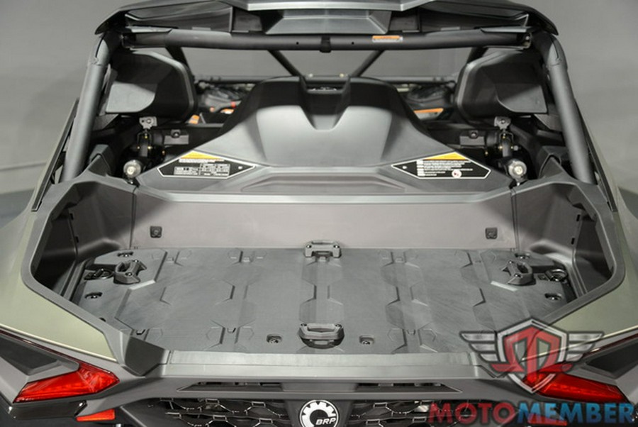 2026 Can-Am Maverick R X Rc