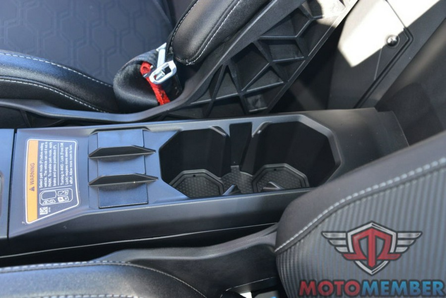 2026 Can-Am Maverick R X Rc