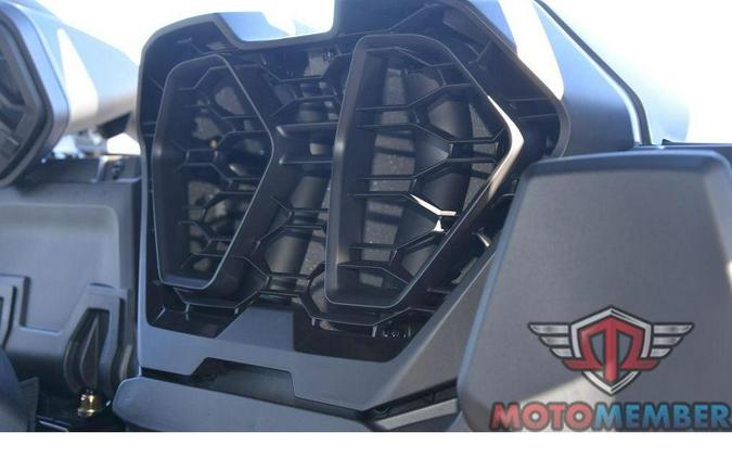 2026 Can-Am Maverick R X rc