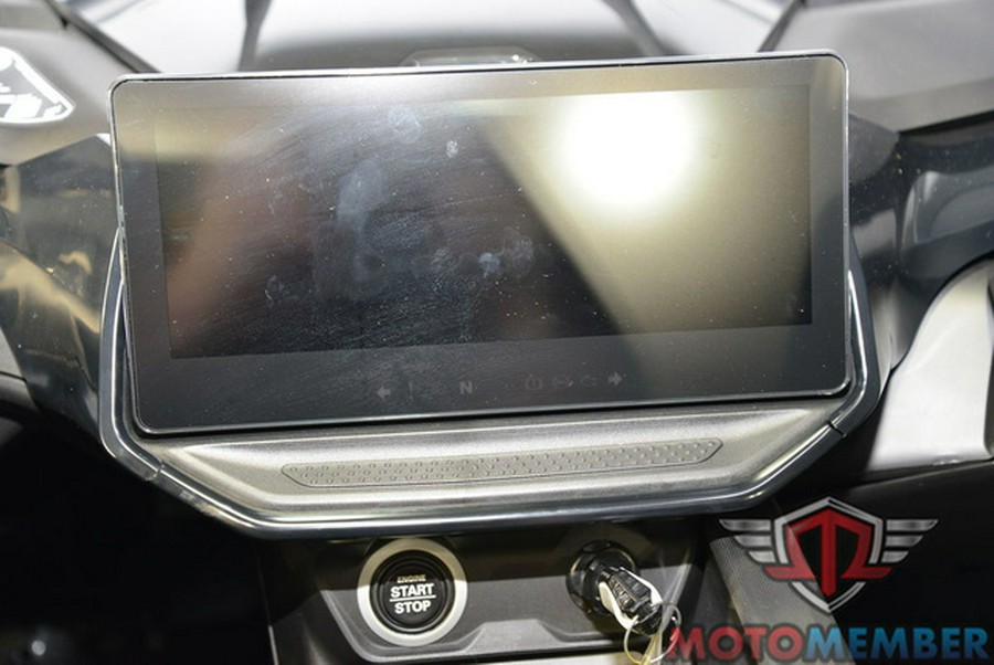 2026 Can-Am Maverick R X Rc