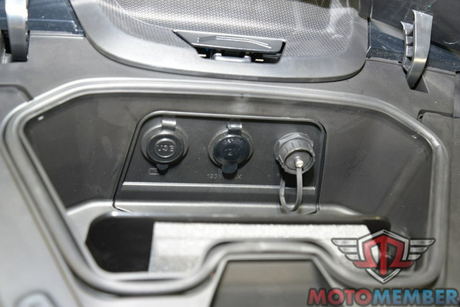 2026 Can-Am Maverick R X Rc