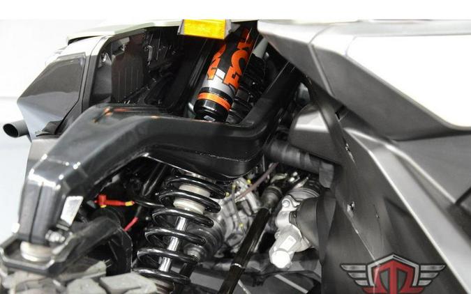 2026 Can-Am Maverick R X rc