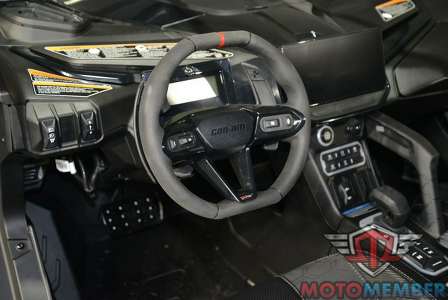 2026 Can-Am Maverick R X Rc