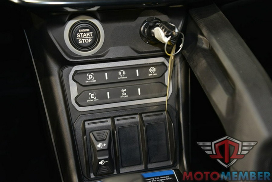 2026 Can-Am Maverick R X Rc