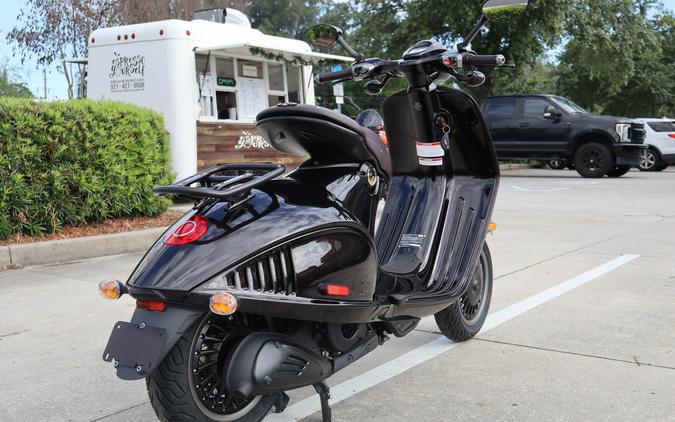 2026 Vespa 946 Horse