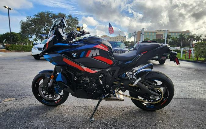 2026 BMW M 1000 XR