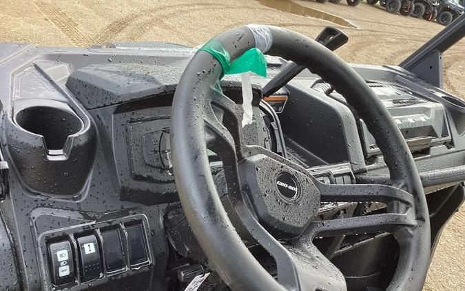 2024 Can-Am Defender XT HD10