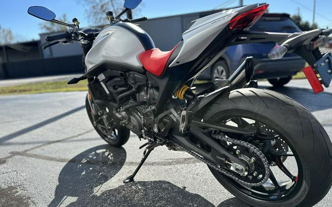 2025 Ducati Monster Plus Iceberg White - 009758