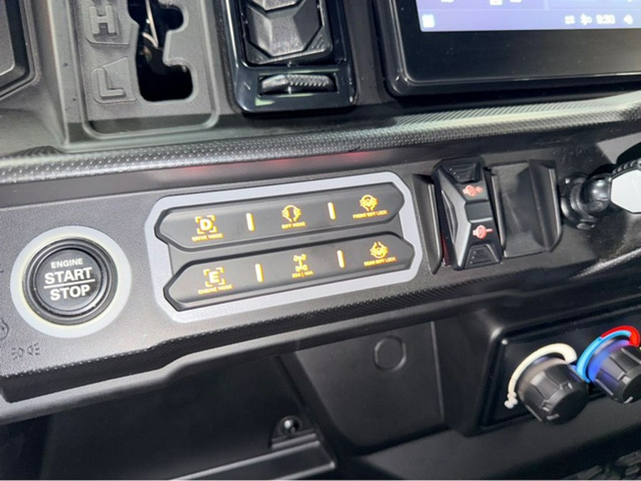 2026 Can-AM Defender Limited HD11