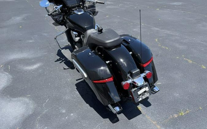 2026 Indian Challenger Limited 112 W/Powerband Audio Black Metallic