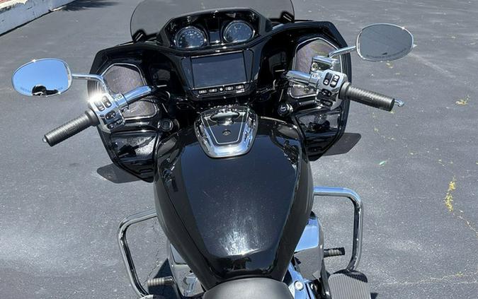 2026 Indian Challenger Limited 112 W/Powerband Audio Black Metallic