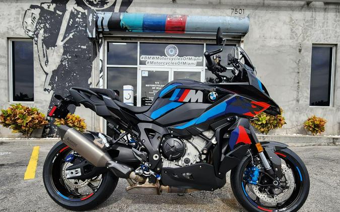 2026 BMW M 1000 XR
