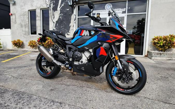 2026 BMW M 1000 XR