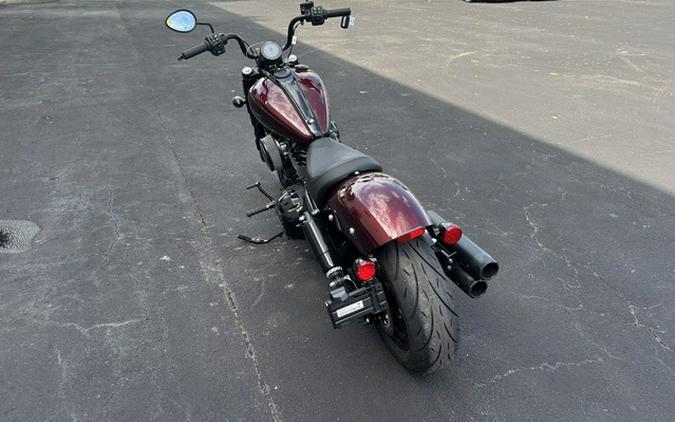 2025 Indian Chief Bobber Dark Horse Maroon Metallic