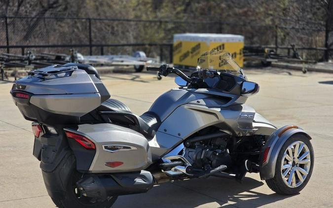 2017 Can-Am® Spyder® F3 Limited 6-Speed Semi-Automatic (SE6)