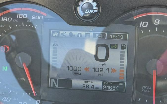 2017 Can-Am® Spyder® F3 Limited 6-Speed Semi-Automatic (SE6)