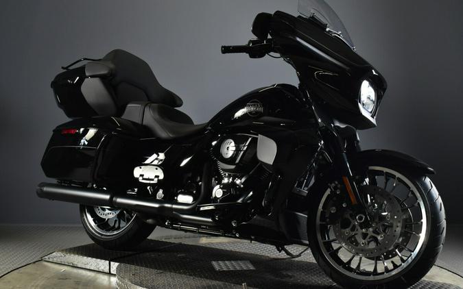 2026 Harley-Davidson Street Glide Limited FLHXL