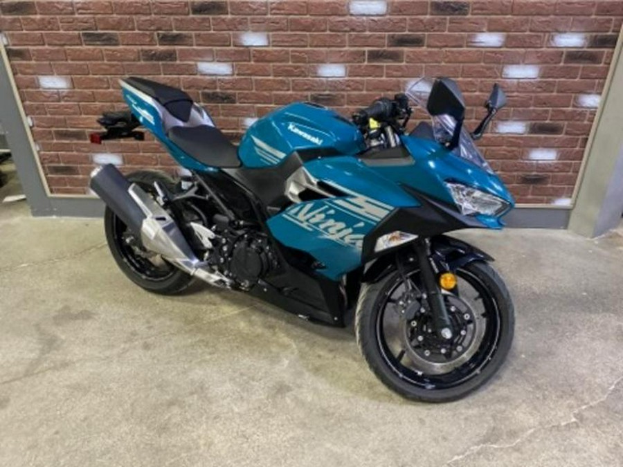 2021 Kawasaki Ninja® 400 ABS Pearl Nightshade Teal/Metallic Spark Black